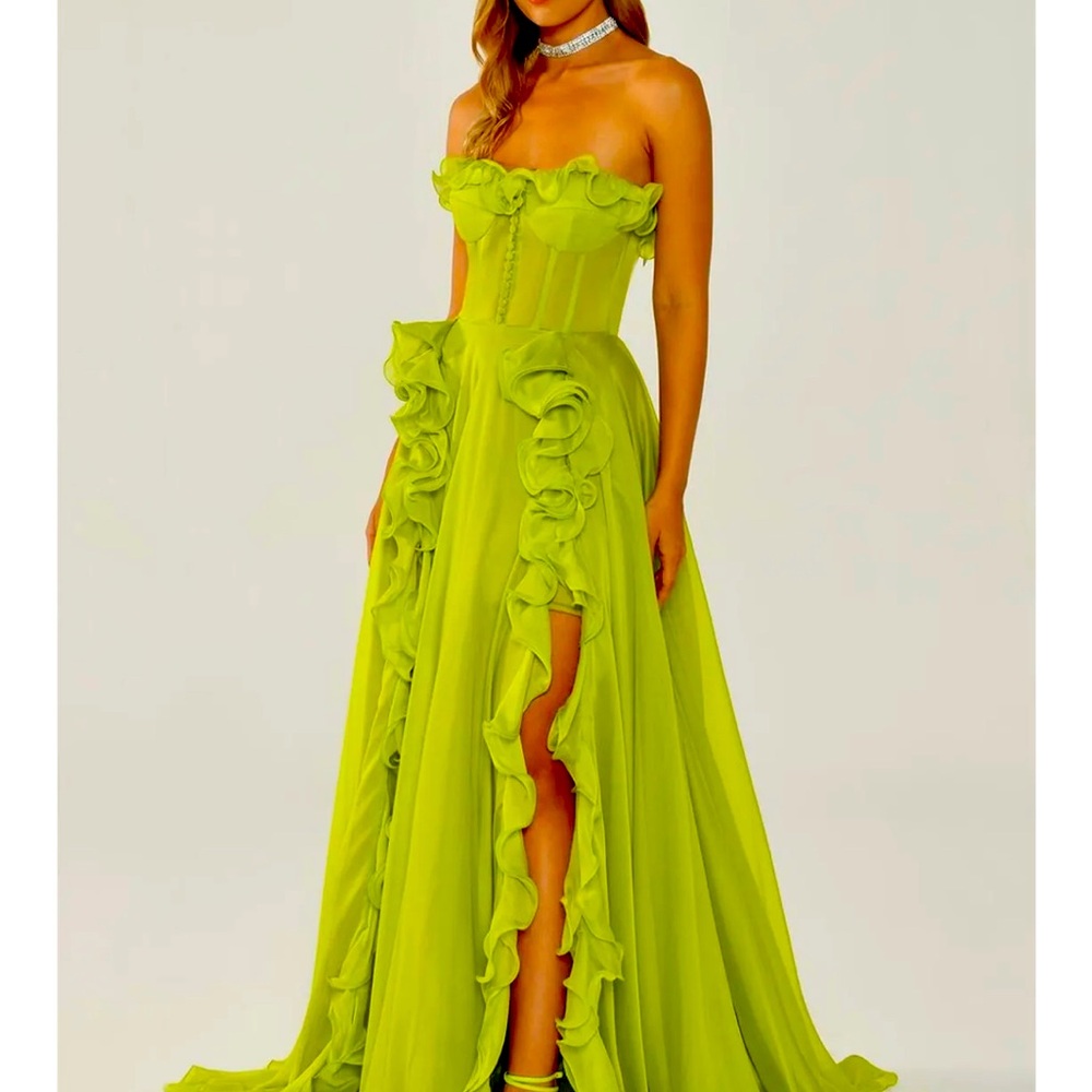 Gorgeous chartreuse gown